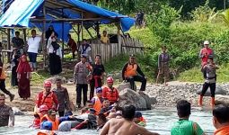 Terseret Arus, 2 Pelajar di Padang Ditemukan Meninggal Dunia, 1 Lagi Masih Dicari - JPNN.com