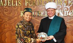 Mufti Rusia: Presiden Putin Sering Membaca dan Menghafal Al-Qur'an - JPNN.com