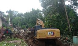 Bencana Tanah Bergerak di Lebak, Jalan Antardesa Terputus, 1 Rumah Warga Rusak - JPNN.com