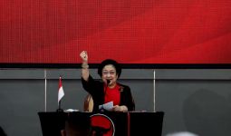 Megawati Bicara Capres - Cawapres PDIP di Depan Puan & Ganjar, Lalu Tersenyum - JPNN.com