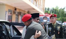 Pekik Komando Sambut Prabowo di Markas Kopassus Kamboja - JPNN.com