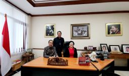 Begini Penampilan Jokowi dan Megawati Sebelum Hadiri Rakernas PDIP - JPNN.com