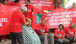 Gembira Berkoalisi dengan Gerindra, Kader PKB Merah Cukur Gundul - JPNN.com