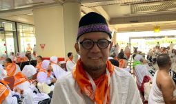 Guru Honorer Menabung 21 Tahun Demi Naik Haji - JPNN.com
