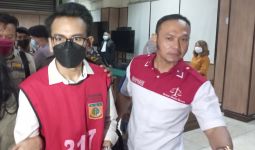 Pilih Banding Saat Divonis 4 Tahun Penjara, Adam Deni Senggol Soal Ini - JPNN.com