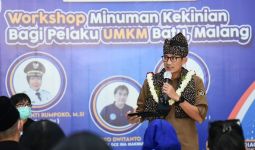 Kunjungi Pelatihan UMKM di Malang, Sandiaga Uno Soroti Produk Minuman - JPNN.com