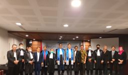 Eks Ketua Pengadilan Tinggi Palembang Dilantik Jadi Anggota Peradi - JPNN.com