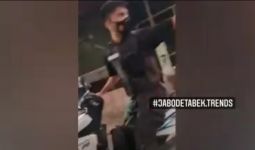 Pria Beratribut Polisi yang Menusuk Ibu dan Anak di Bekasi Ditangkap, Lihat Tuh! - JPNN.com