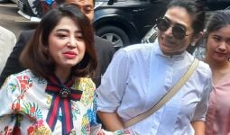 3 Berita Artis Terheboh: Dewi Perssik Menolak Berhubungan Intim, Hotman: Kelewatan! - JPNN.com