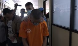 Lihat Tampang Rheinaldy, Polisi Gadungan yang Menusuk Ibu dan Anak di Bekasi - JPNN.com
