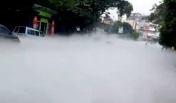 Kabut Aneh Selimuti Jalan Gatot Subroto Kota Tangerang, Ternyata Ini Sebabnya - JPNN.com