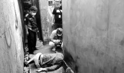 Viral Mayat Pria Bersimbah Darah di Gang Sempit, Ini Kata Polisi - JPNN.com