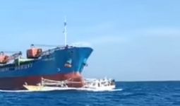 Kapal Kargo Tabrak Perahu Nelayan, Begini Kondisi Belasan ABK - JPNN.com