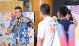 Sandiaga Uno Wujudkan Harapan Pelaku UMKM Asal Papua di Ambon - JPNN.com