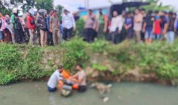 Geger, Mayat Pria Beserta Motor Ditemukan Mengambang di Kali Tangerang, Ternyata - JPNN.com