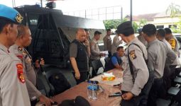 Heboh Insiden Baku Tembak 2 Polisi, Kapolres Melucuti Senpi Anak Buahnya - JPNN.com
