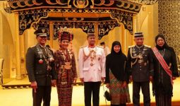 Panglima TNI Jenderal Andika Menerima Bintang Penghargaan Dari Sultan Brunei - JPNN.com