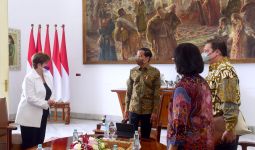 Terima Petinggi IMF, Jokowi Disampingi 2 Menteri Penting, Siapa Dia? - JPNN.com
