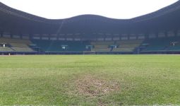 Seusai Gelar AFF U-19, Rumput Stadion Patriot Candrabhaga Bekasi Rusak, Lihat Tuh - JPNN.com