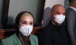 Begini Penampilan Ahmad Dhani dan Mulan Jameela Saat Datang ke Pengadilan Agama Jakarta Selatan - JPNN.com