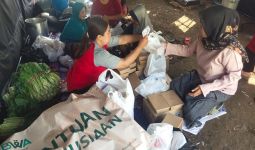 BWA Salurkan Ratusan Paket Makanan Siap Saji untuk Korban Banjir Bandang di Garut - JPNN.com