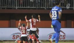 Madura United vs Barito Putera 8-0: Joko Ribowo Kesal, Tendang Tiang Gawang - JPNN.com