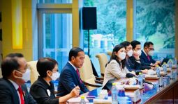 Jokowi Temui Orang Penting di China, Lihat Siapa Menteri yang Mendampingi - JPNN.com