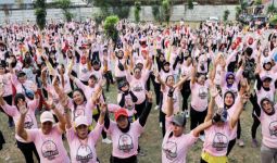 Seru! Ribuan Perempuan Barkaus Pink Senam Sehat Bersama Srikandi Ganjar - JPNN.com
