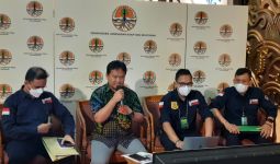 Tim Gakkum KLHK Tangkap Pelaku Pembuangan Limbah Berbahaya di Karawang - JPNN.com