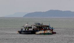 2 Kapal Asing Berbendera Vietnam Ditenggelamkan Kejari Batam di Pulau Galang - JPNN.com