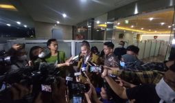 Kamaruddin Cs Papasan dengan Tim Hukum Istri Ferdy Sambo, Lalu Saling Salam - JPNN.com