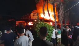 Rumahnya Terbakar, Seorang Remaja Terlelap Tidur di Kamar, ya Tuhan - JPNN.com