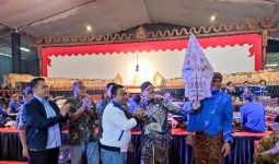 Rayakan Tahun Baru Islam, KNPI Menanggap Wayang Kulit dan Santuni Masjid - JPNN.com