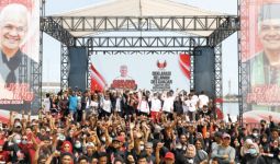Tak Terduga, Ribuan Orang Bergabung Serukan Dukungan untuk Ganjar Pranowo di Losari - JPNN.com