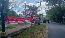 Jelang HUT Ke-77 Kemerdekaan RI, Pedagang Aksesori Bendera Merah Putih Berharap Panen Rezeki - JPNN.com