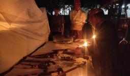 Prosesi Sakral Mandik Pusake di Lombok, Ada Ratusan Keris dan Kembang 7 Rupa - JPNN.com