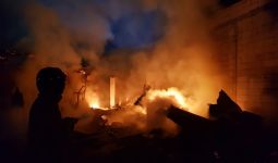 Wanita Tewas saat Kebakaran Bengkel di Tangerang, Innalillahi - JPNN.com