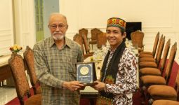 Temui Wali Nangroe Aceh, Wamen ATR Tegaskan Komitmen Pemerintah soal Lahan Bagi Eks Kombatan - JPNN.com