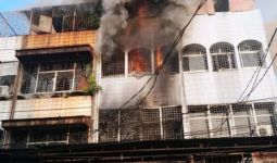 Kebakaran Indekos di Jakarta Barat, 6 Orang Tewas, 3 Lainnya Luka-Luka - JPNN.com