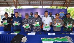 TNI AL Menggagalkan Penyeludupan 14 Kg Sabu-Sabu dari Malaysia - JPNN.com