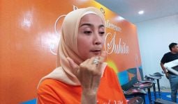 Dapat Lampu Hijau dari Anak, Desy Ratnasari Siap Melepas Status Janda - JPNN.com
