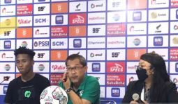 Borneo FC 2 vs 1 Persebaya: Aji Santoso Sesalkan Keputusan Wasit - JPNN.com