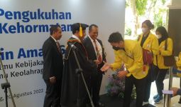 Menpora Dicegat Mahasiswa Setelah Dikukuhkan Jadi Profesor Kehormatan Unnes, Oh Ternyata - JPNN.com