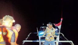 Mesin Kapal Rusak, 2 Orang Terombang-ambing di Tengah Laut Selama 6 Jam - JPNN.com