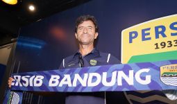Pesan Penting Luis Milla Bagi Pemain Persib di Tengah Penundaan Liga 1 2022/23 - JPNN.com