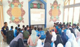 Kemenkominfo Ajak Siswa SMP Lawan Hoaks di Media Sosial - JPNN.com