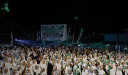 Berasal dari Keluarga Ulama, Ganjar Didukung Ribuan Santri Cirebon - JPNN.com