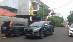 Jelang Pemeriksaan Putri Candrawathi, Mobil Keluar dari Rumah Ferdy Sambo, Itu Siapa? - JPNN.com