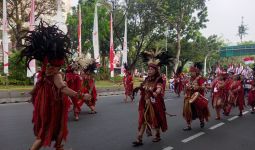 Masyarakat Antusias Hadiri Kirab Merah Putih Gagasan Polri di Jakarta - JPNN.com