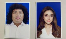 Kompak Unggah Foto Berlatar Biru Dengan Celine Evangelista, Marshel Widianto Beri Jawaban Nyeleneh - JPNN.com